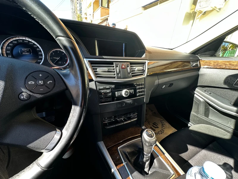 Mercedes-Benz E 220 CDI, снимка 11 - Автомобили и джипове - 53569987