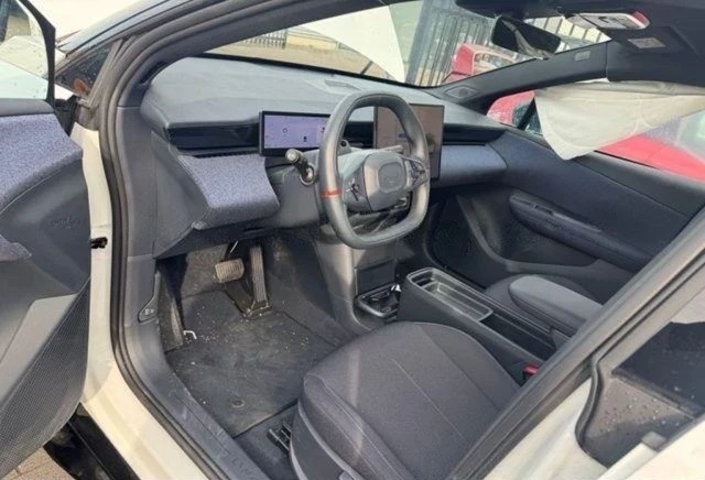LynkCo 02 66kWh, снимка 9 - Автомобили и джипове - 56644333