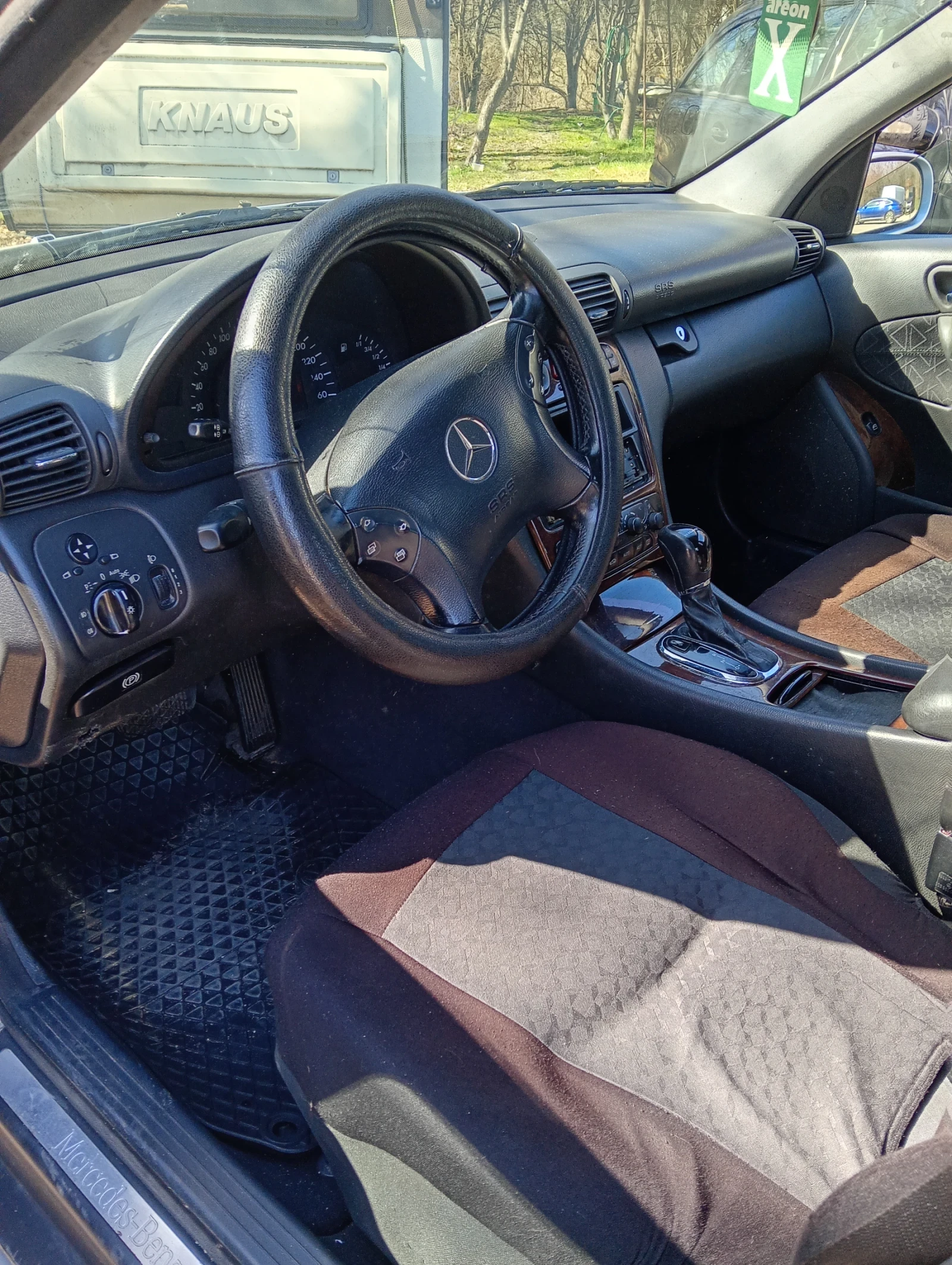 Mercedes-Benz 220   Елеганс, снимка 5 - Автомобили и джипове - 53815178