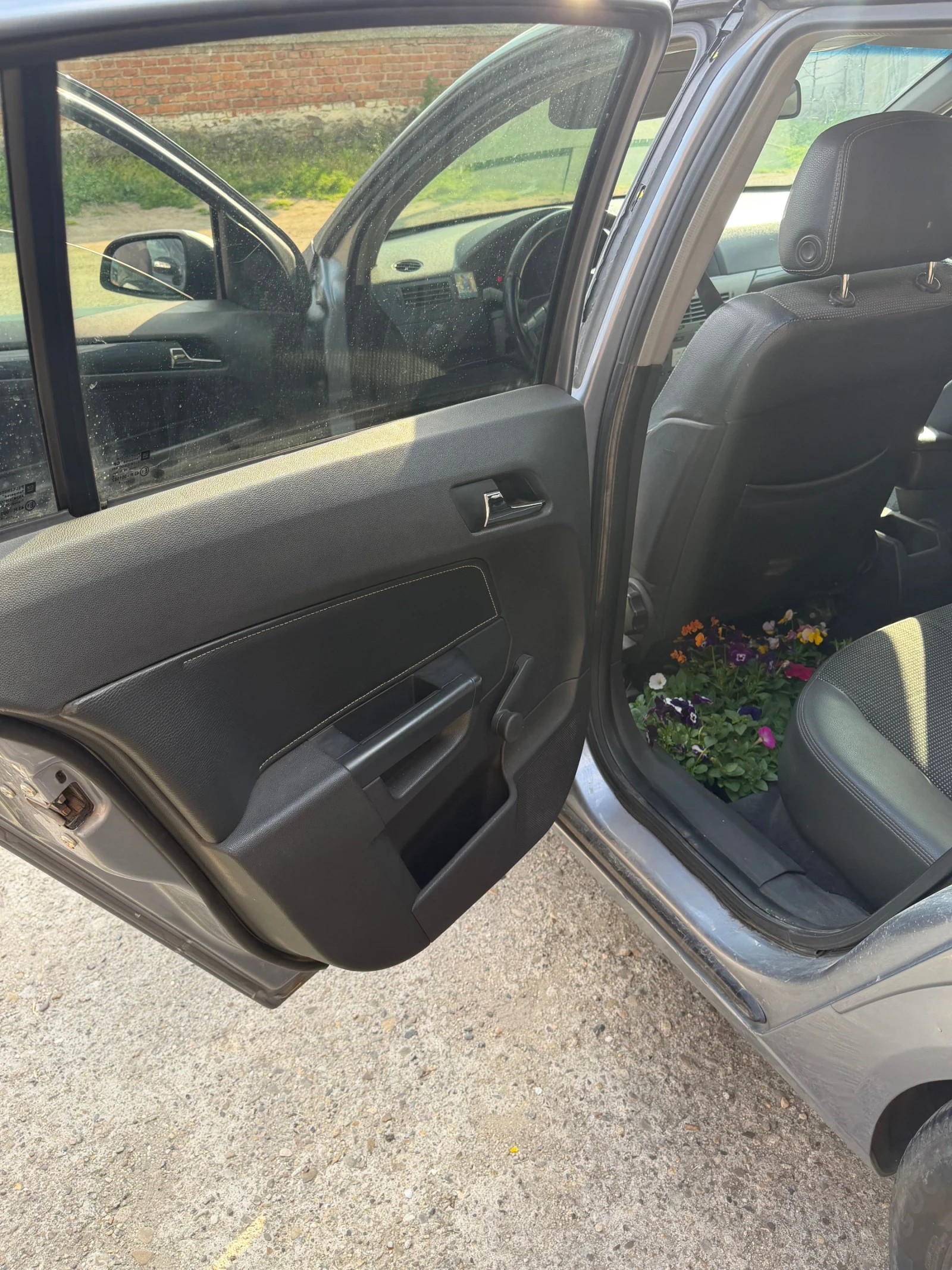 Opel Astra 1.7 cdti, снимка 13 - Автомобили и джипове - 54248386