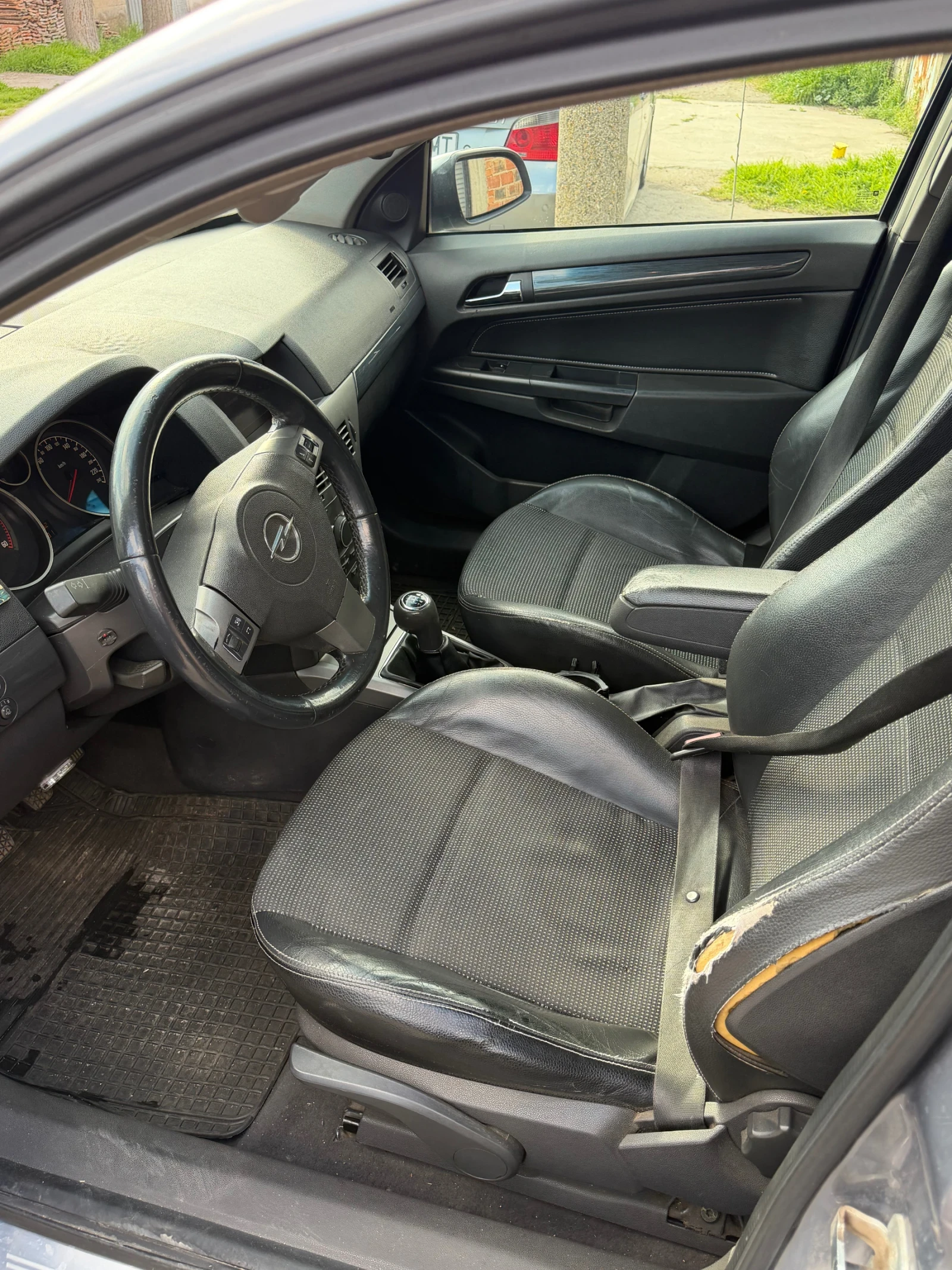 Opel Astra 1.7 cdti, снимка 14 - Автомобили и джипове - 54248386