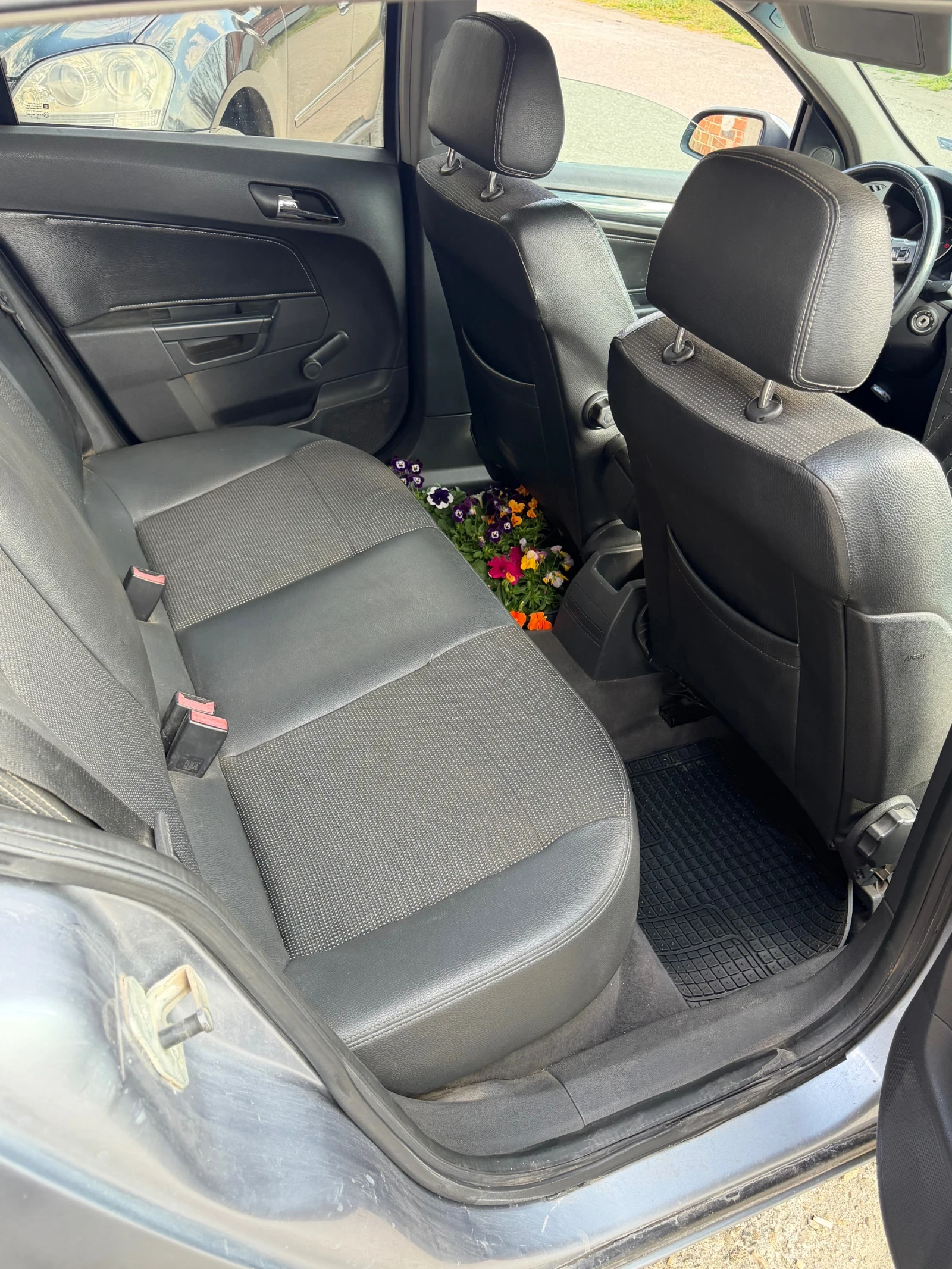 Opel Astra 1.7 cdti, снимка 10 - Автомобили и джипове - 54248386