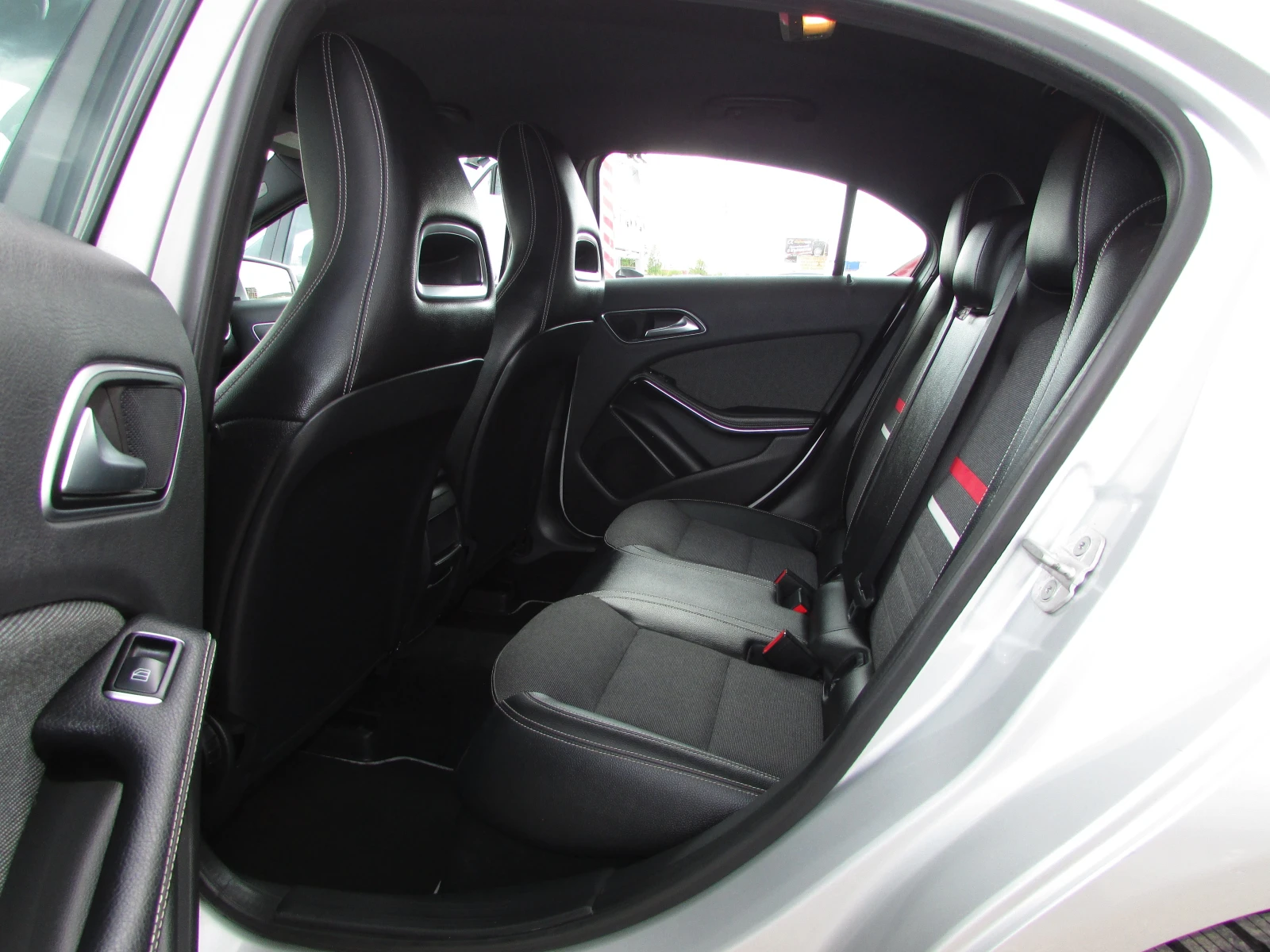 Mercedes-Benz A 180 CDI EURO5 АВТОМАТ, снимка 9 - Автомобили и джипове - 54389476