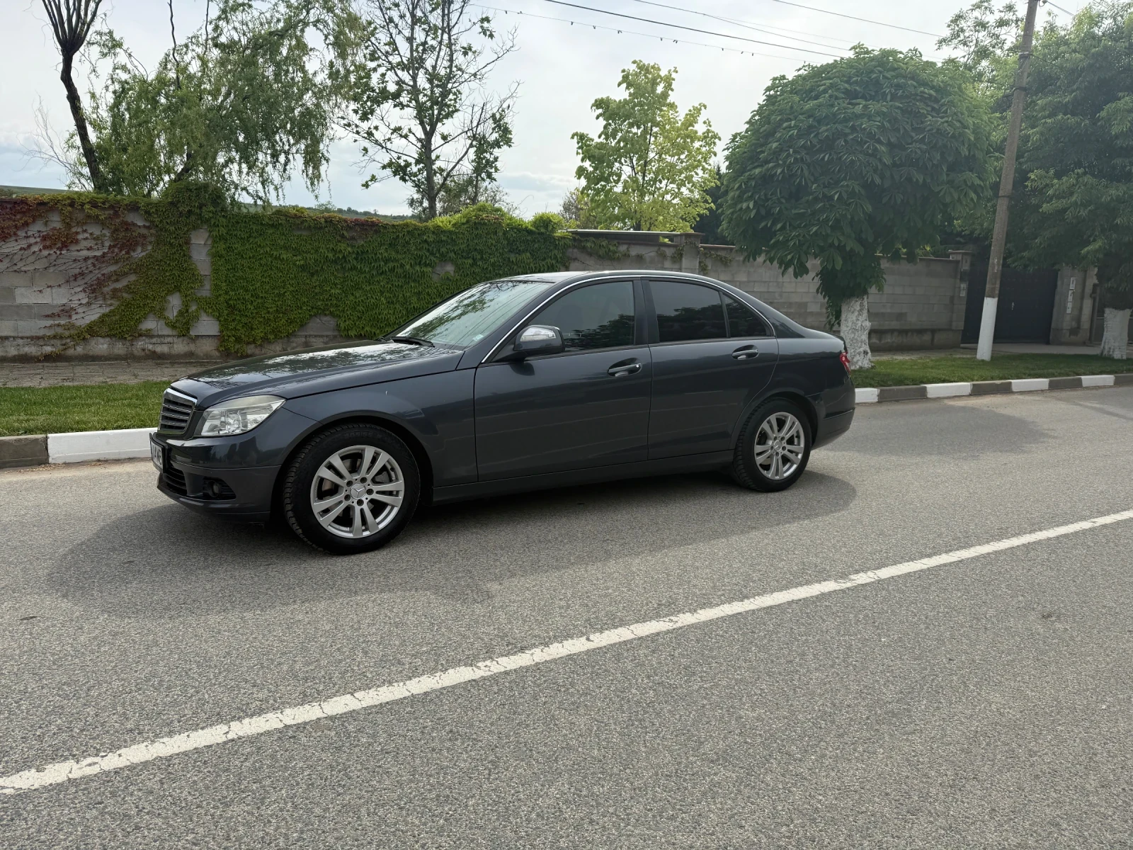 Mercedes-Benz C 180, снимка 2 - Автомобили и джипове - 54582577