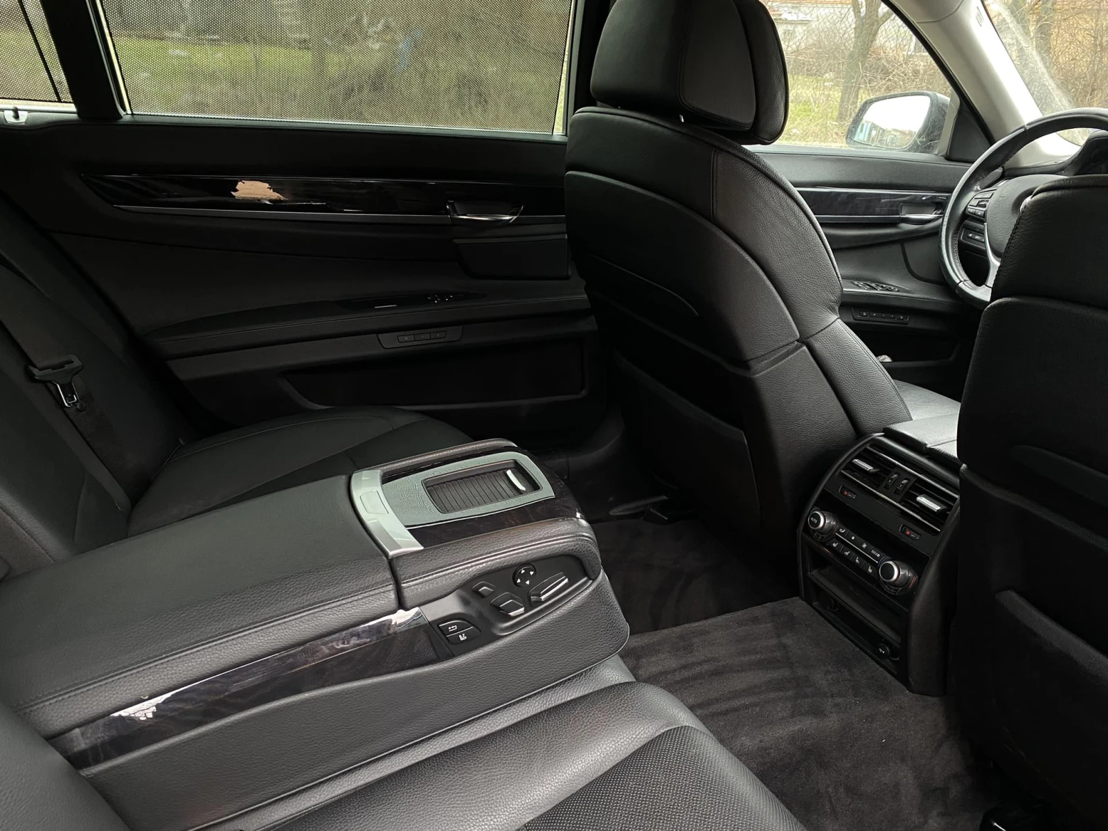 BMW 750 F02 4.4 408 hp, снимка 13 - Автомобили и джипове - 54609056