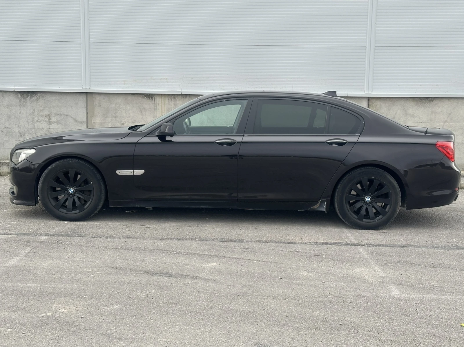 BMW 750 F02 4.4 408 hp, снимка 3 - Автомобили и джипове - 54609056