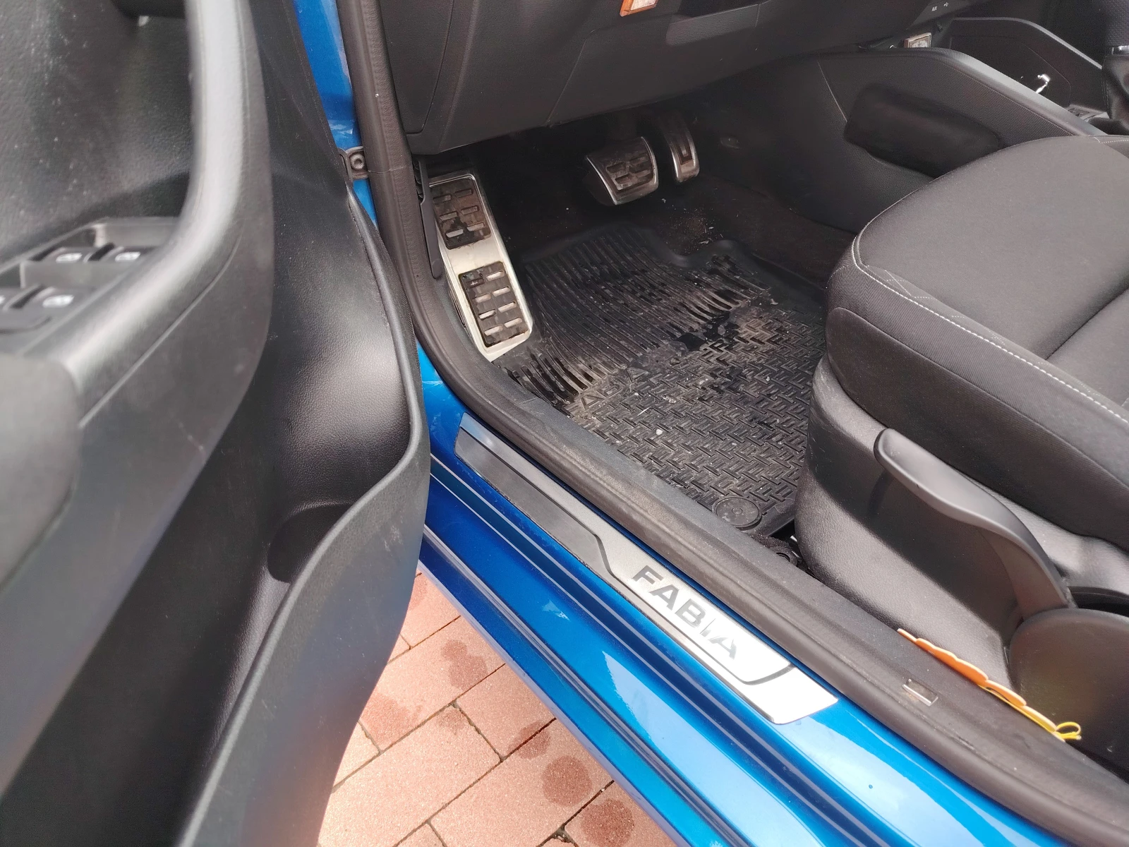 Skoda Fabia 1.2 TSI, снимка 8 - Автомобили и джипове - 54754594