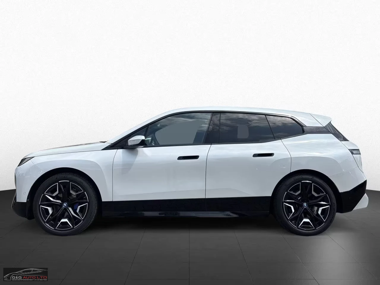 BMW iX xDRIVE/40/326HP/SPORT/HUD/SKY LOUNGE/PRO/360/519z, снимка 2 - Автомобили и джипове - 55129786