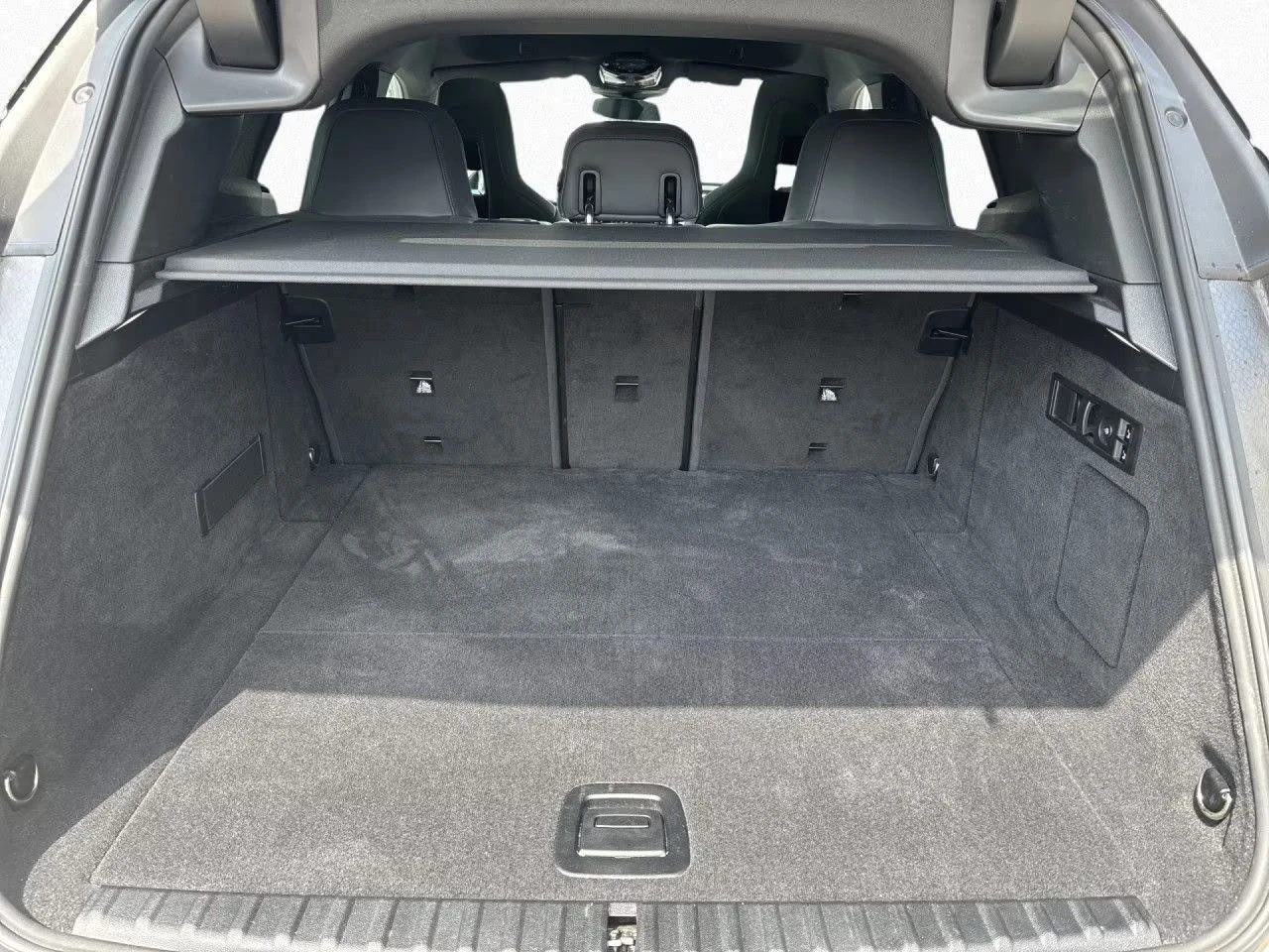 BMW iX xDRIVE/40/326HP/SPORT/HUD/SKY LOUNGE/PRO/360/519z, снимка 7 - Автомобили и джипове - 55129786