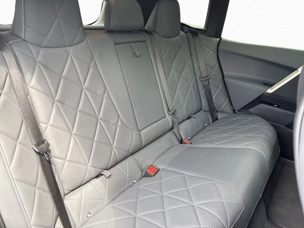 BMW iX xDRIVE/40/326HP/SPORT/HUD/SKY LOUNGE/PRO/360/519z, снимка 12 - Автомобили и джипове - 55129786