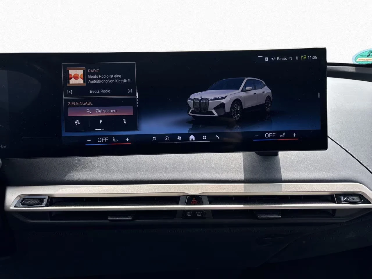 BMW iX xDRIVE/40/326HP/SPORT/HUD/SKY LOUNGE/PRO/360/519z, снимка 13 - Автомобили и джипове - 55129786