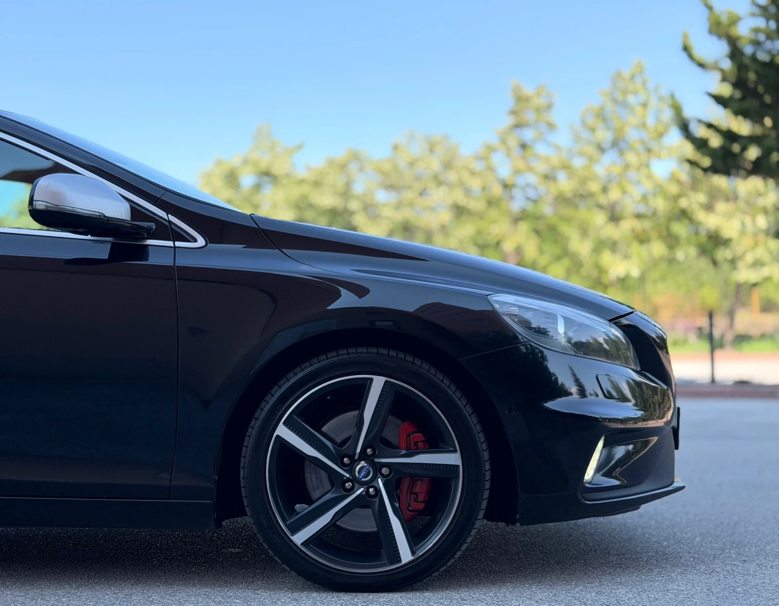 Volvo V40 D4/190hp/R-Design/Harmon-Kardon/Панорама/Keyless, снимка 7 - Автомобили и джипове - 55178263