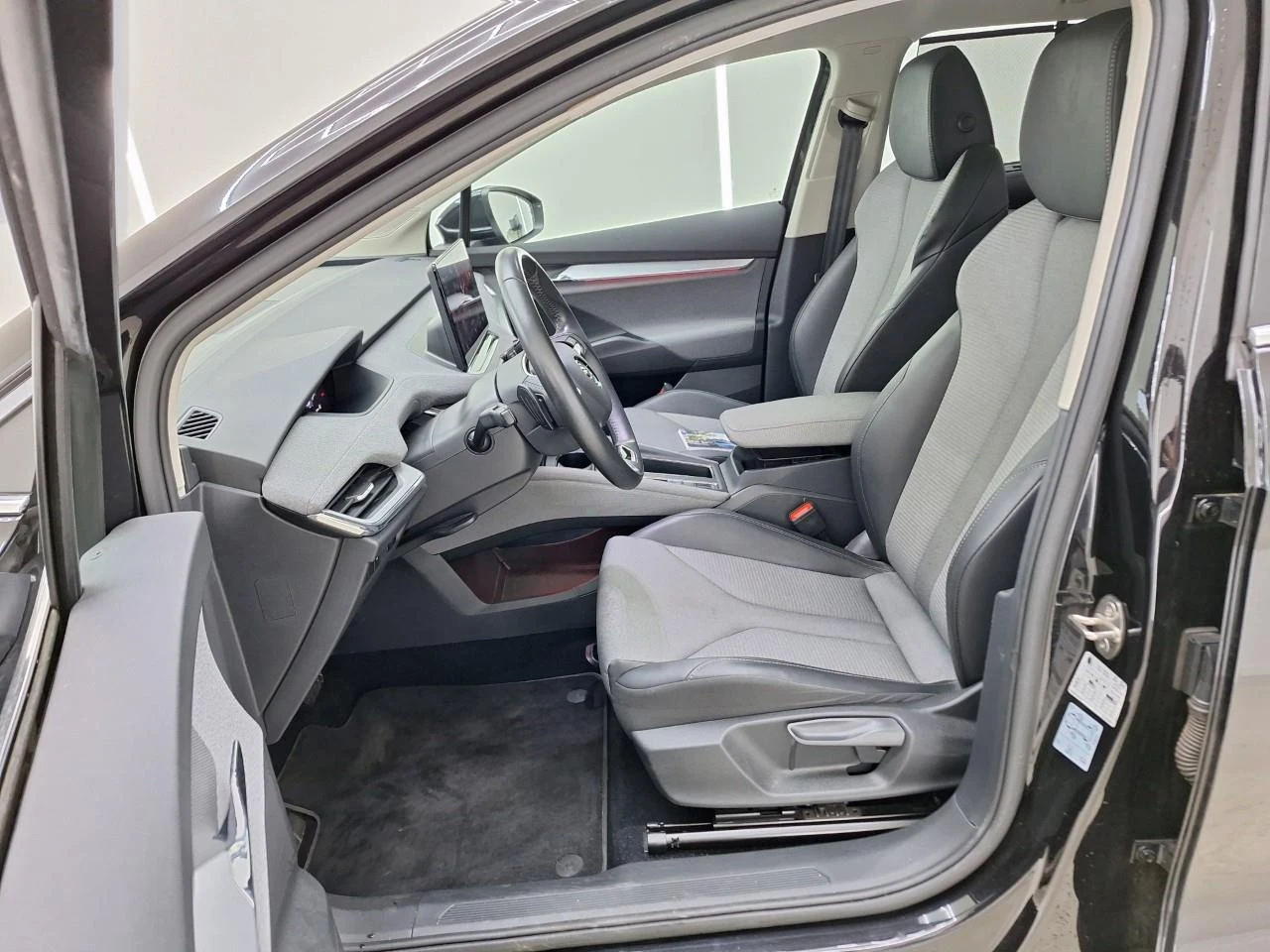 Skoda Enyaq 80, снимка 9 - Автомобили и джипове - 55562622