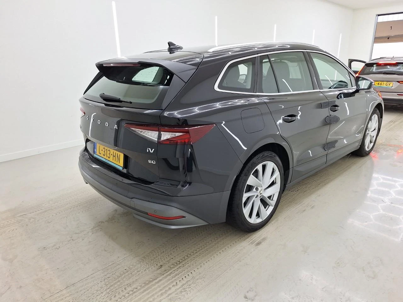 Skoda Enyaq 80, снимка 3 - Автомобили и джипове - 55562622