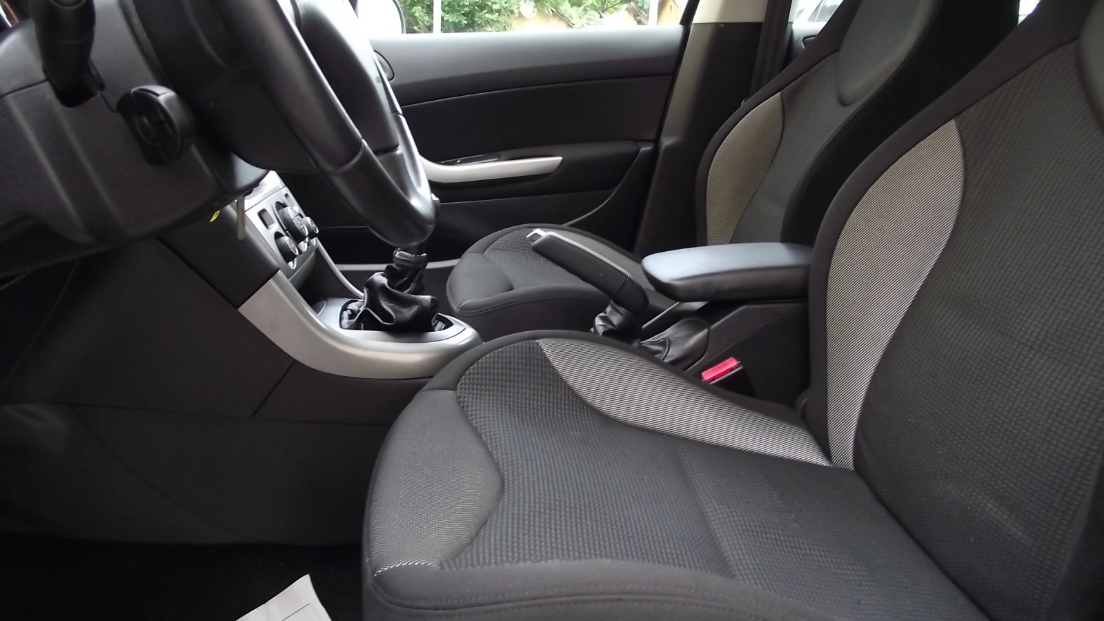 Peugeot 308 1.6.d.92.k.c.R.desing., снимка 13 - Автомобили и джипове - 55810070