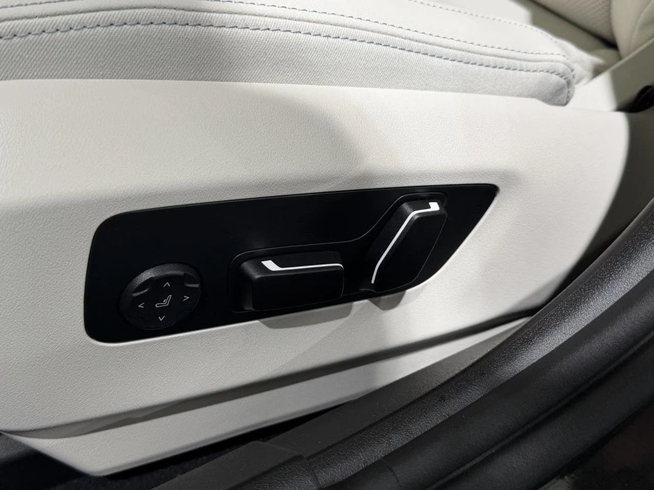 BMW i5 ���!xDRIVE40/394HP/MSPORT/B&W/360/HUD/930z | Mobile.bg � ����������� 5