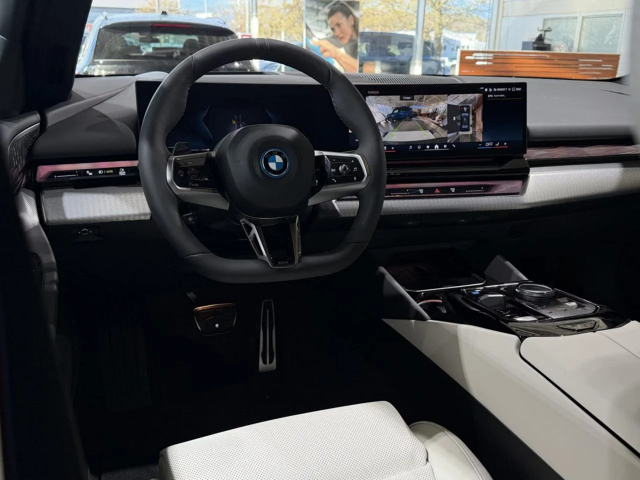 BMW i5 ���!xDRIVE40/394HP/MSPORT/B&W/360/HUD/930z | Mobile.bg � ����������� 10