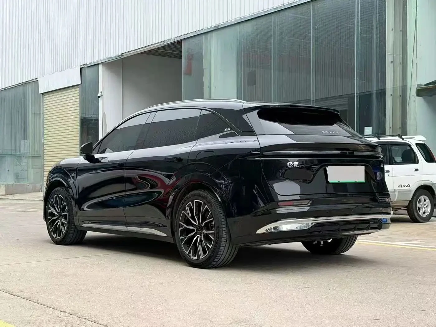 Zeekr 7X, снимка 4 - Автомобили и джипове - 56686003