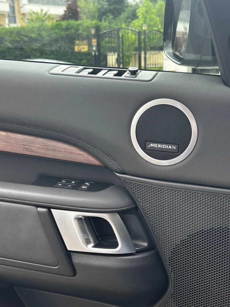 Land Rover Discovery, снимка 6 - Автомобили и джипове - 52474371