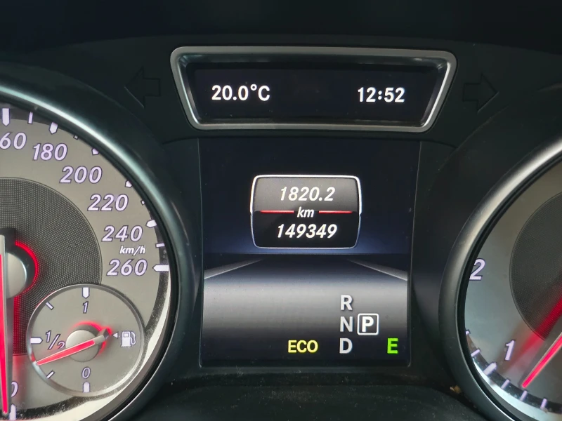 Mercedes-Benz GLA 220, снимка 11 - Автомобили и джипове - 52731669