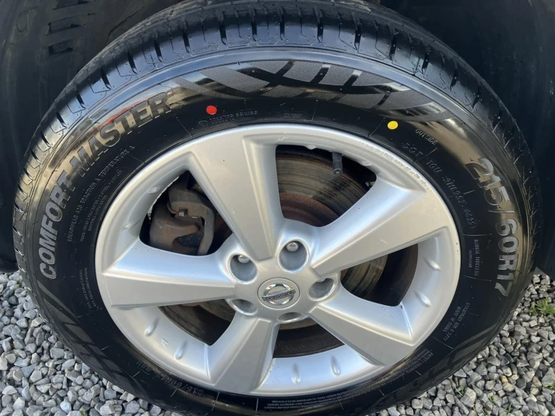Nissan Qashqai, снимка 17 - Автомобили и джипове - 52830714
