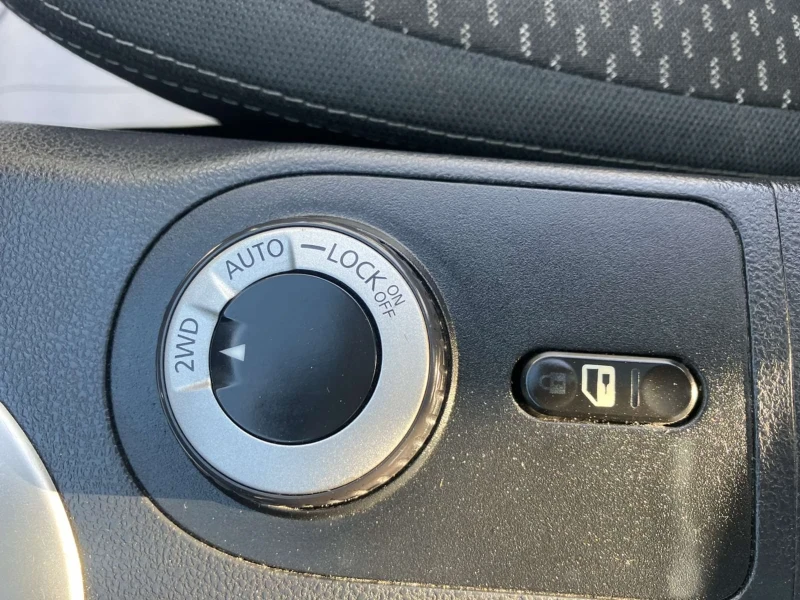 Nissan Qashqai, снимка 10 - Автомобили и джипове - 52830714