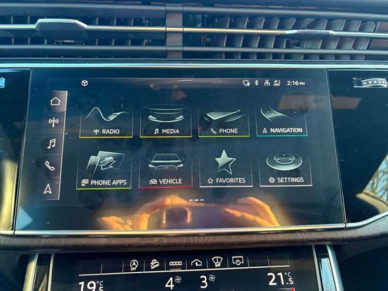 Audi Q8 * S Line quattro Prestige * CARFAX * БЕЗ ПЪРВОНАЧА, снимка 15 - Автомобили и джипове - 53166993