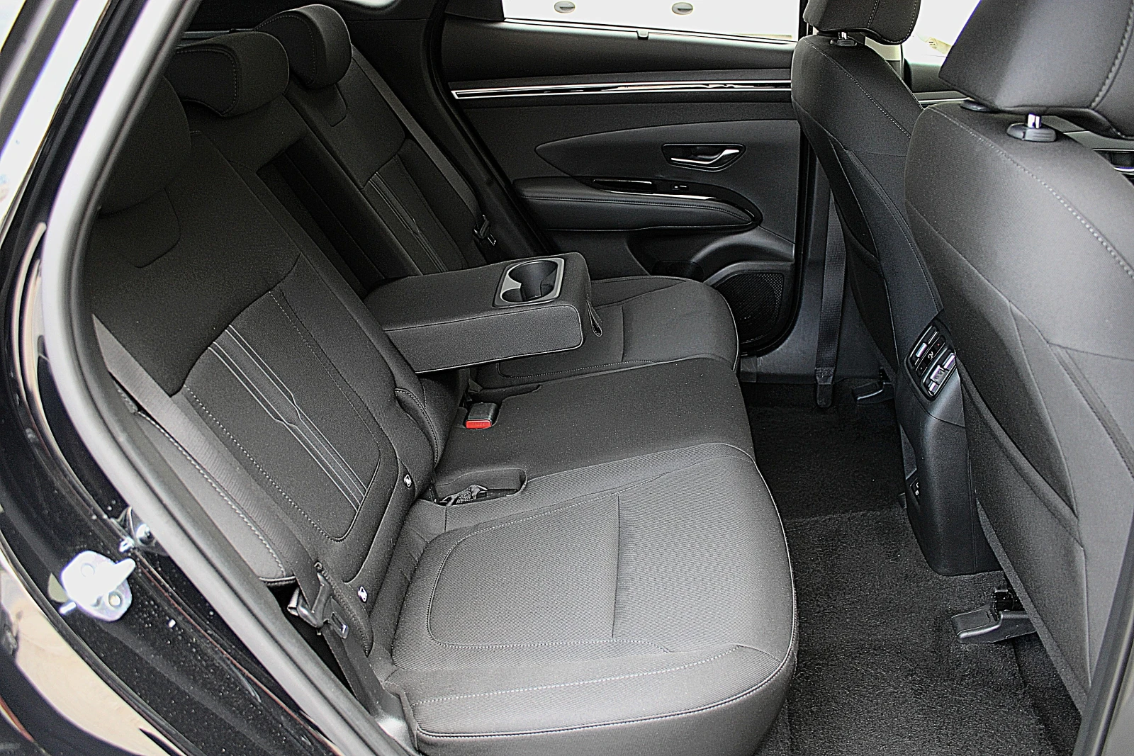 Hyundai Tucson 1.6i/HTRAC/MILD HYBRID/DISTRONIC/KEYLESS/360/PANO - изображение 9