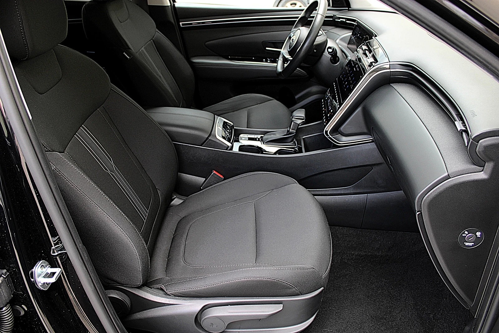 Hyundai Tucson 1.6i/HTRAC/MILD HYBRID/DISTRONIC/KEYLESS/360/PANO - изображение 8