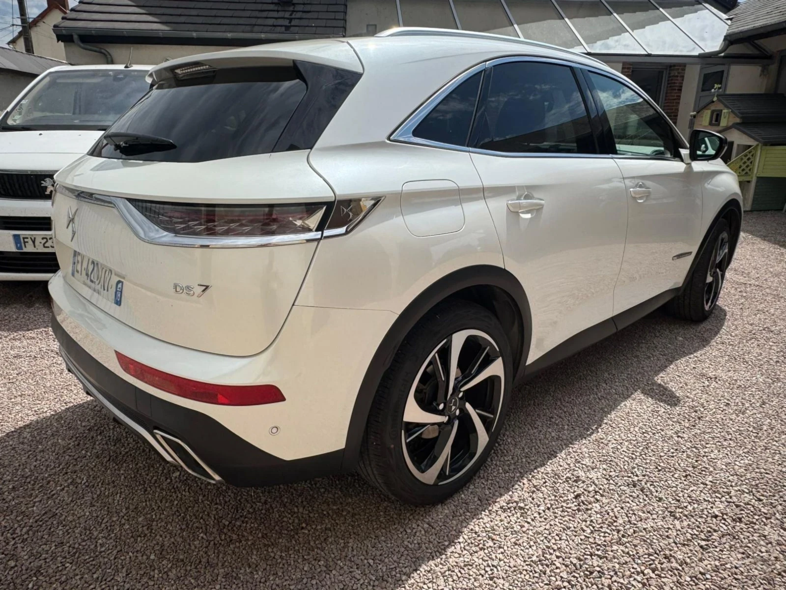 DS DS 7 Crossback 1.6 PURETECH 225 EAT8 OPERA - изображение 3