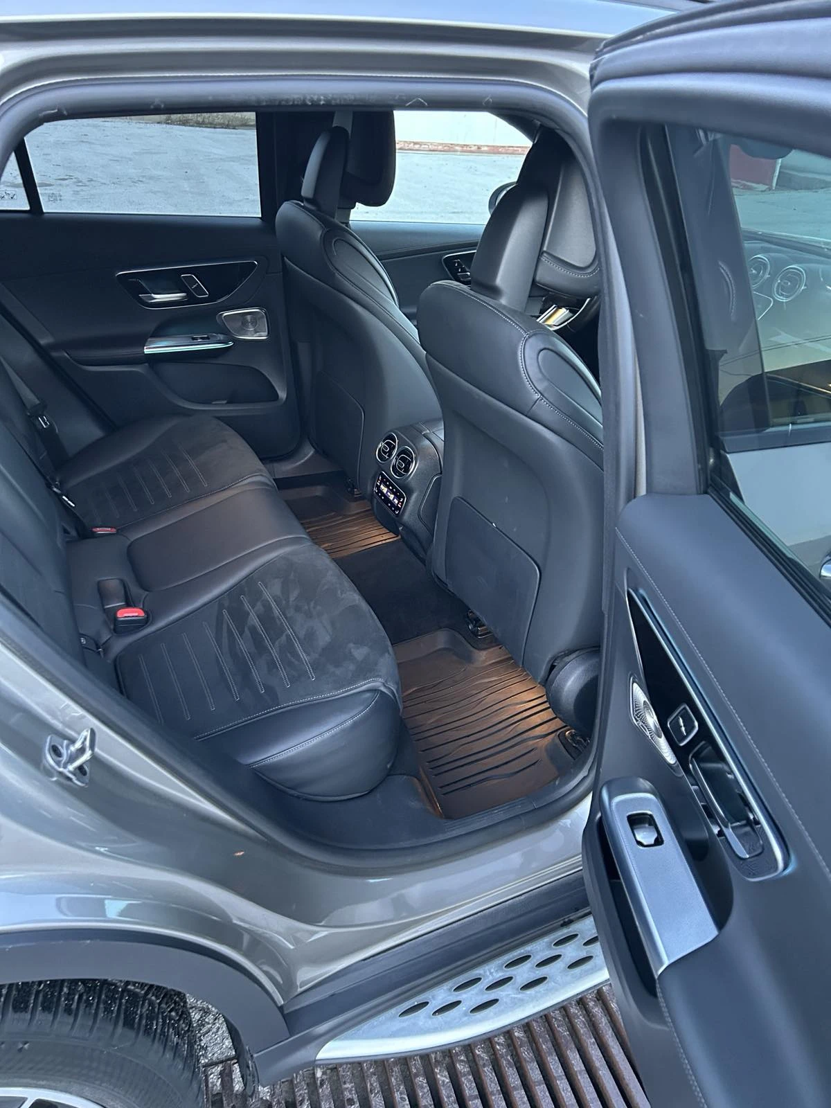 Mercedes-Benz GLC 220 D 4MATIC -  AMG line - HEAD UP - Pano - изображение 10