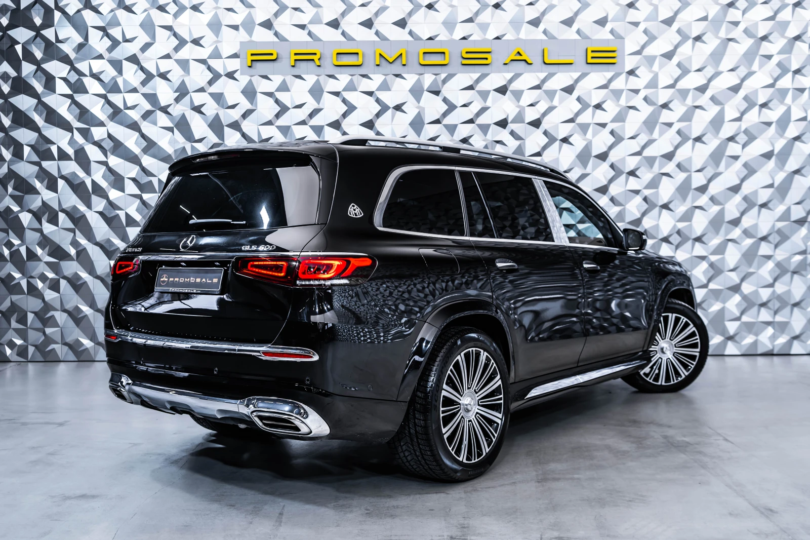 Mercedes-Benz GLS 600 Maybach 4M * ActiveBody* Burmester* Теглич - изображение 4