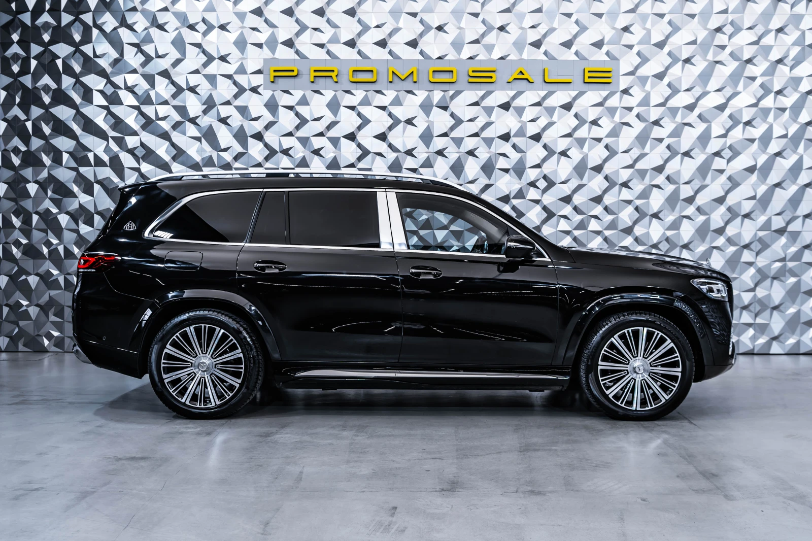 Mercedes-Benz GLS 600 Maybach 4M * ActiveBody* Burmester* Теглич - изображение 6