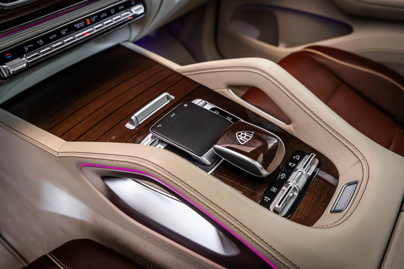 Mercedes-Benz GLS 600 Maybach 4M * ActiveBody* Burmester* Теглич - изображение 9