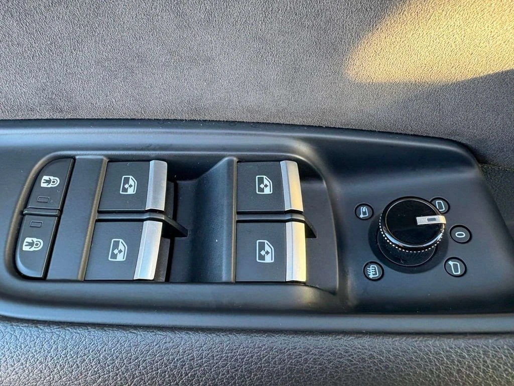 Audi Q8 * S Line quattro Prestige * CARFAX * БЕЗ ПЪРВОНАЧА - изображение 8