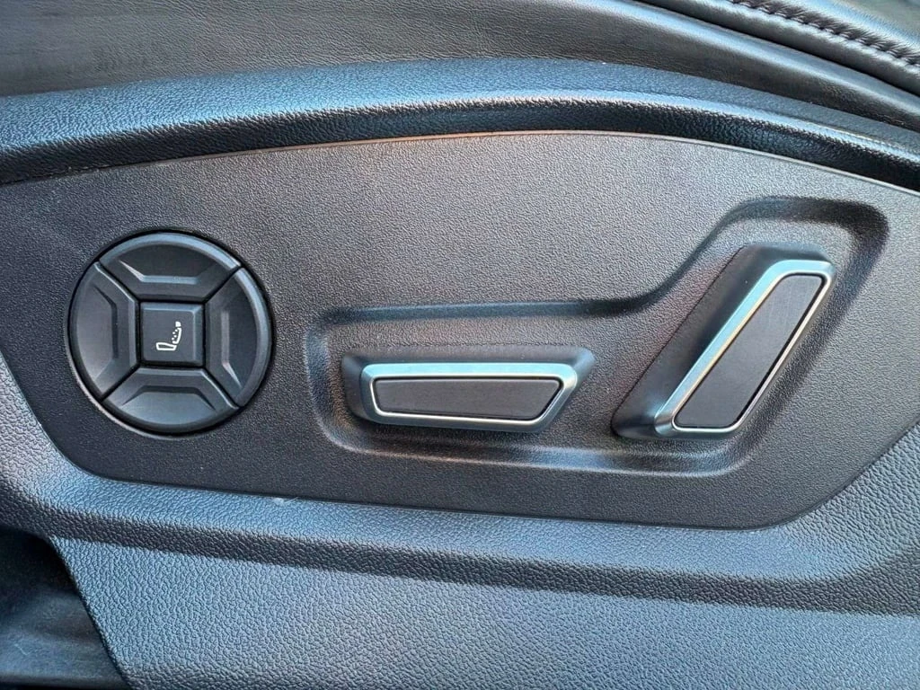 Audi Q8 * S Line quattro Prestige * CARFAX * БЕЗ ПЪРВОНАЧА - изображение 10