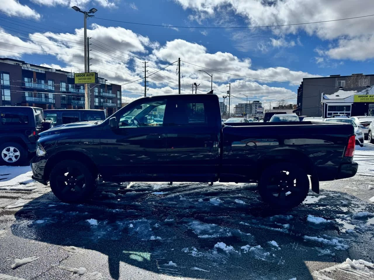 Dodge RAM 1500 Classic * Express * CARFAX * KEYLESS * , снимка 2 - Автомобили и джипове - 53966088
