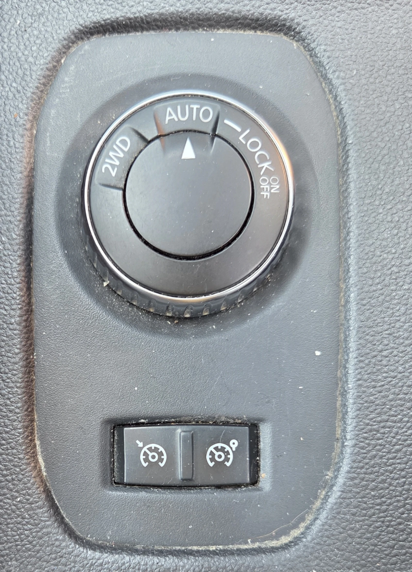 Dacia Duster 1.5DCI-110ps / 4x4 / N1 / keyless, снимка 9 - Автомобили и джипове - 54428228