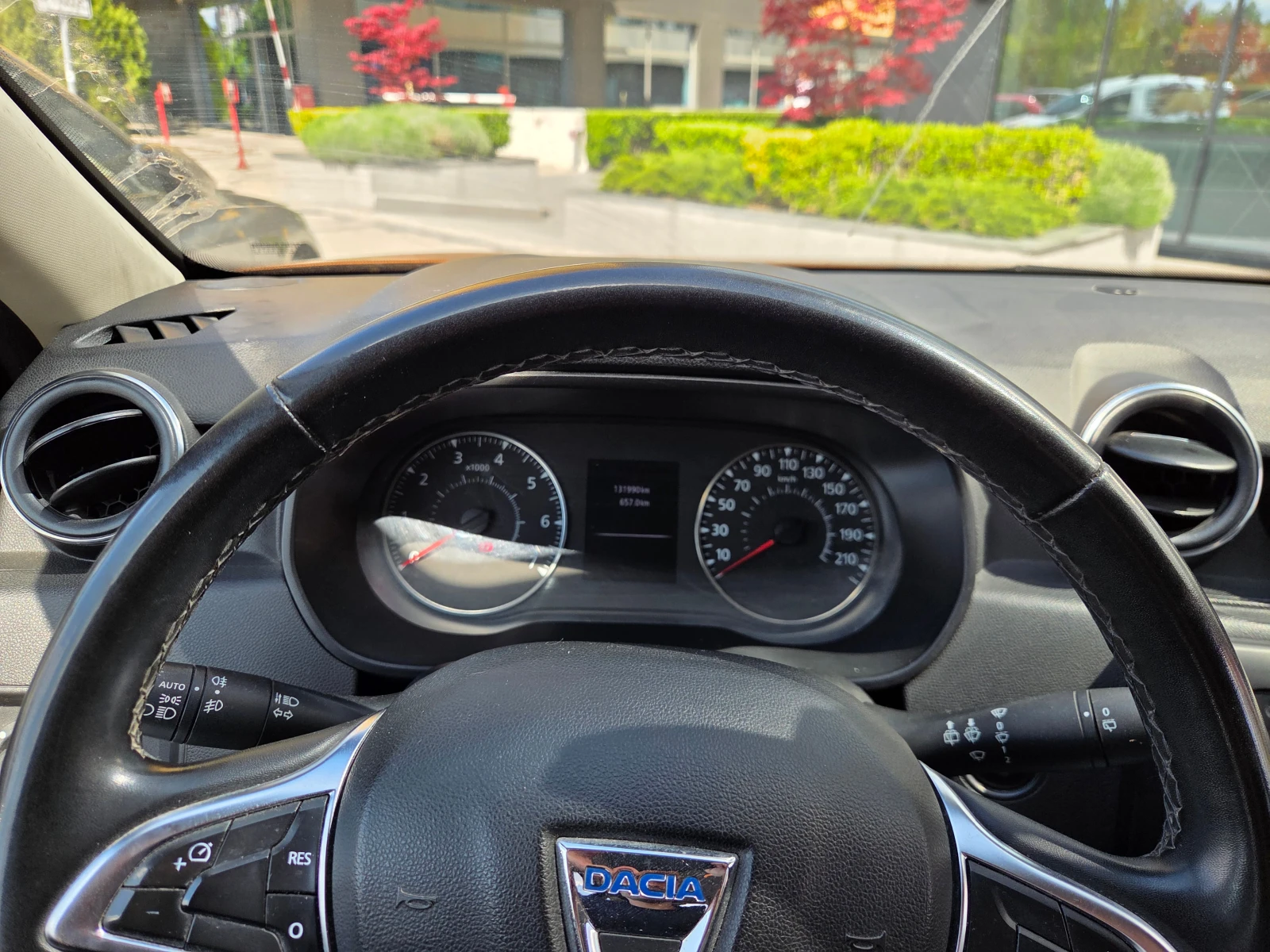 Dacia Duster 1.5DCI-110ps / 4x4 / N1 / keyless, снимка 8 - Автомобили и джипове - 54428228