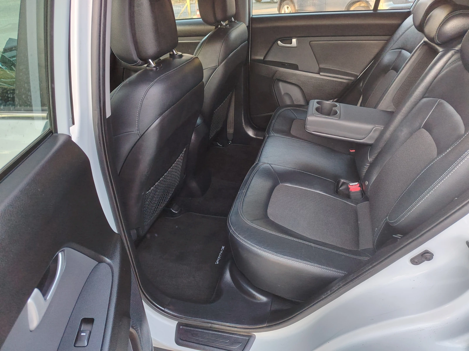 Kia Sportage 2.0 BARTER 184, снимка 11 - Автомобили и джипове - 55551895