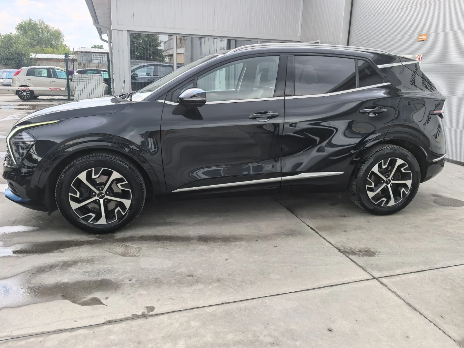 Kia Sportage 1.6 T-GDI MHEV, снимка 13 - Автомобили и джипове - 55596451