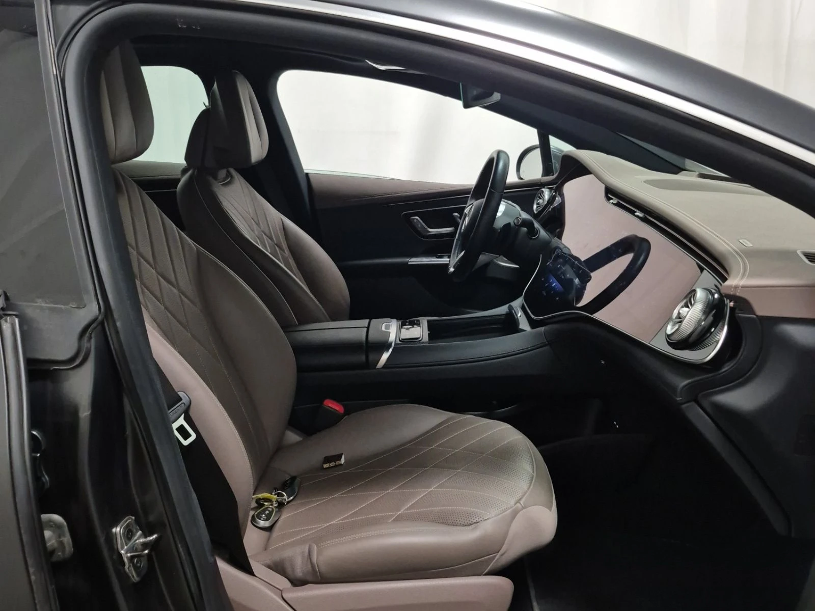 Mercedes-Benz EQE 500* AMG-pkg* Distronic* 360* Burmester* Massage* , снимка 12 - Автомобили и джипове - 55755945