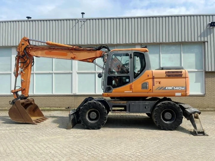 Багер DOOSAN DX 140 W, снимка 2 - Индустриална техника - 46751459