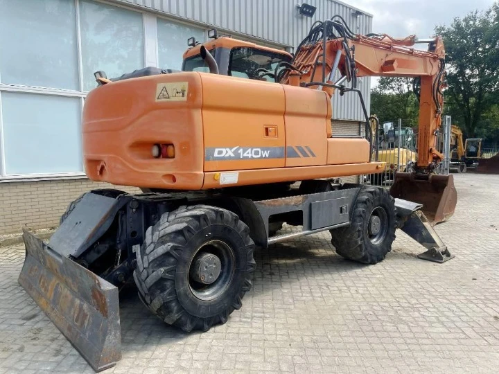 Багер DOOSAN DX 140 W, снимка 6 - Индустриална техника - 46751459