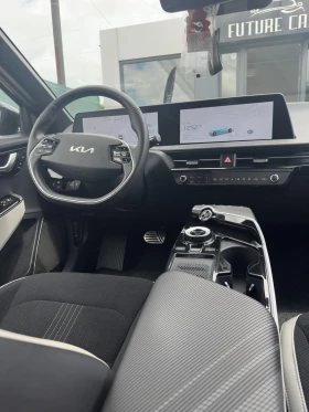 Kia EV6 GT LINE 77.4KWh RWD/HEADUP/360CAM/PANO/SOH100%, снимка 12