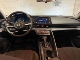 Hyundai Elantra * Preferred * CARFAX * ПАНО * KEYLESS * ПОДГРЕВИ, снимка 9