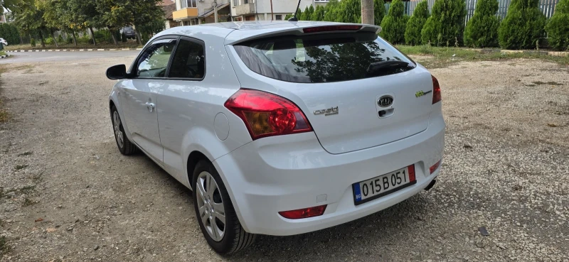 Kia Ceed 1.4i, 145х.км.Нави, снимка 2 - Автомобили и джипове - 47501231