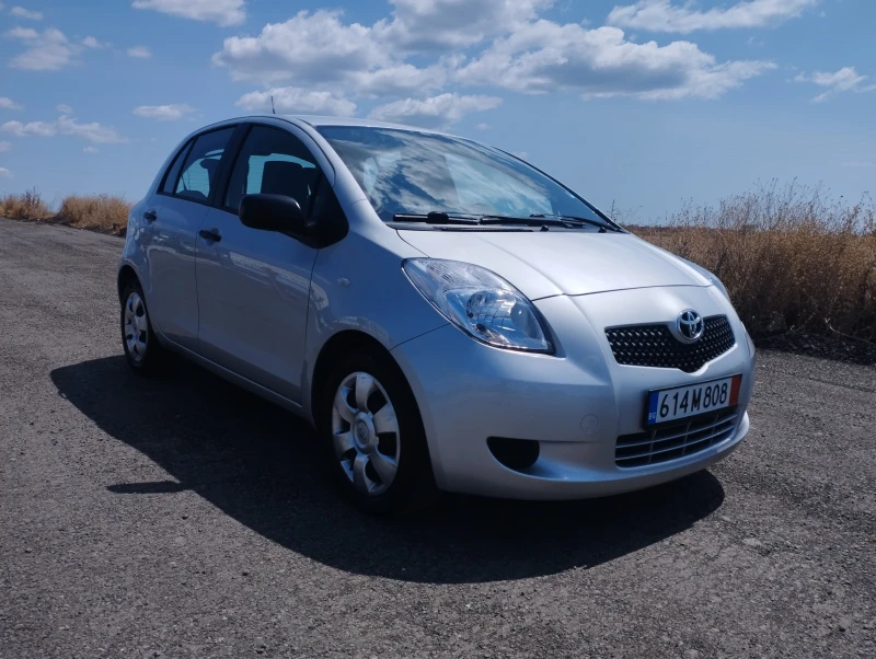 Toyota Yaris 1, 3-Бензин, снимка 2 - Автомобили и джипове - 49196693