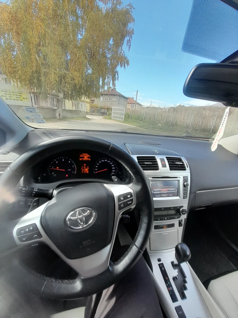 Toyota Avensis, снимка 10 - Автомобили и джипове - 52179286