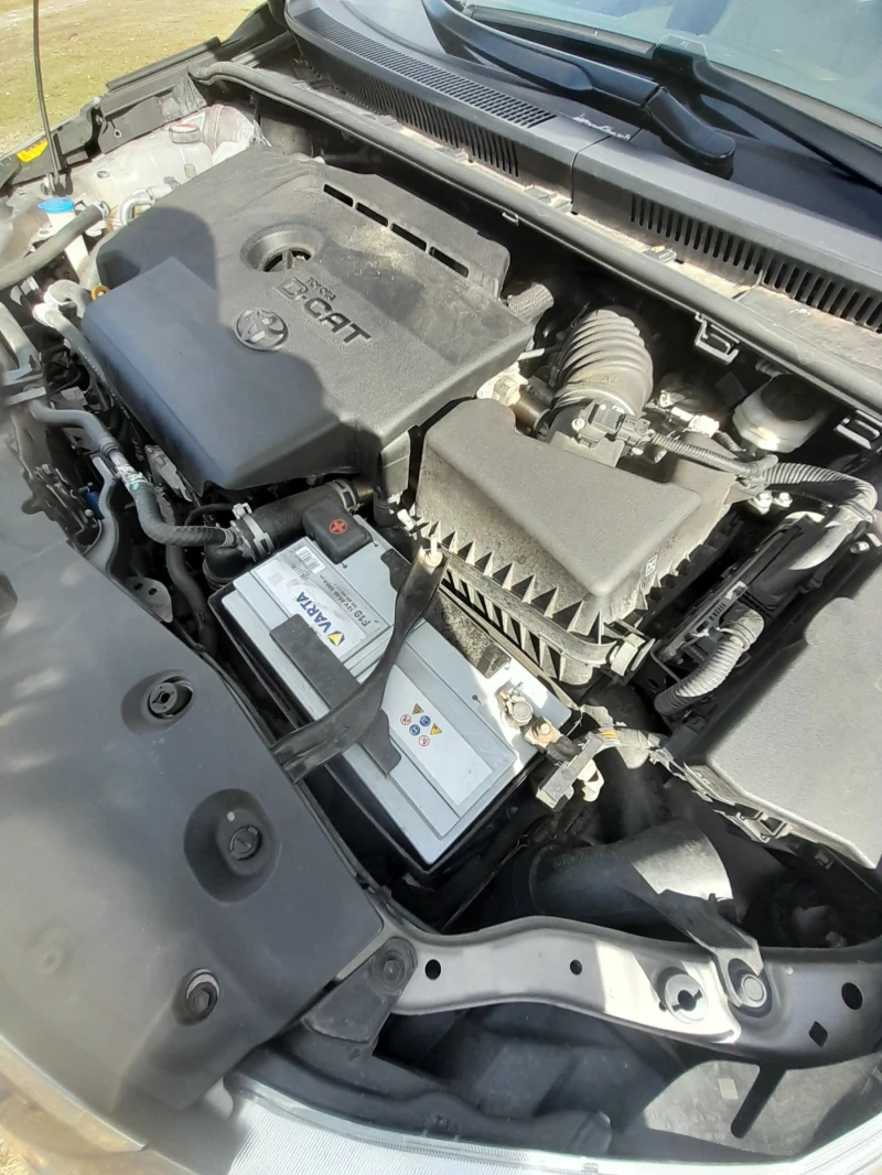 Toyota Avensis, снимка 12 - Автомобили и джипове - 52179286